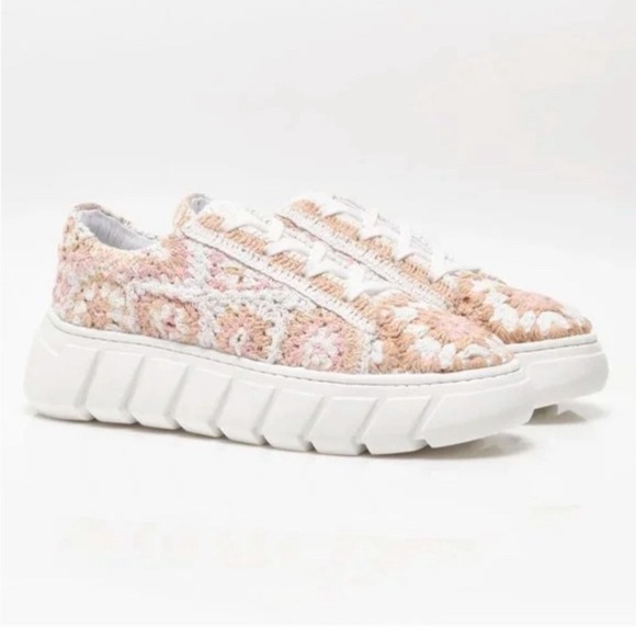 New✨Free People Catch Me If You Can Crochet Sneakers - Blush